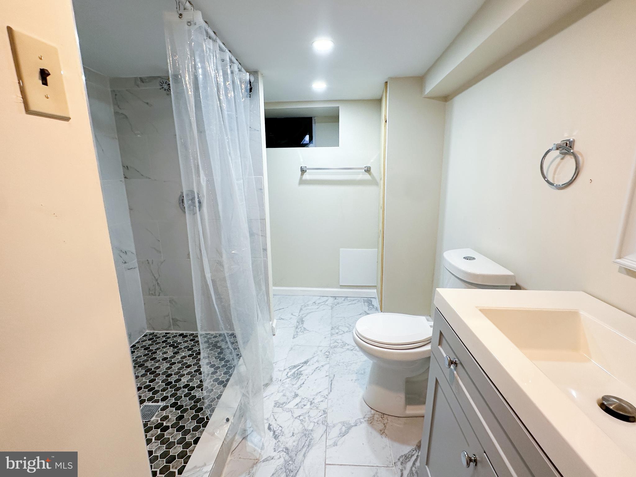 384 Wembly Road Upper Darby, PA 19082 - Photo 20 of 23