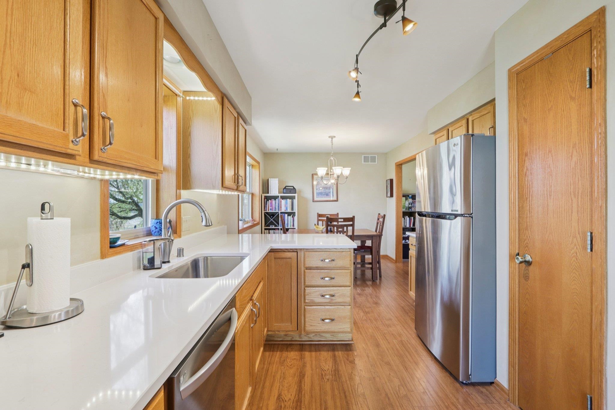 2901 Wayland Drive Madison, WI 53713 - Photo 8 of 41