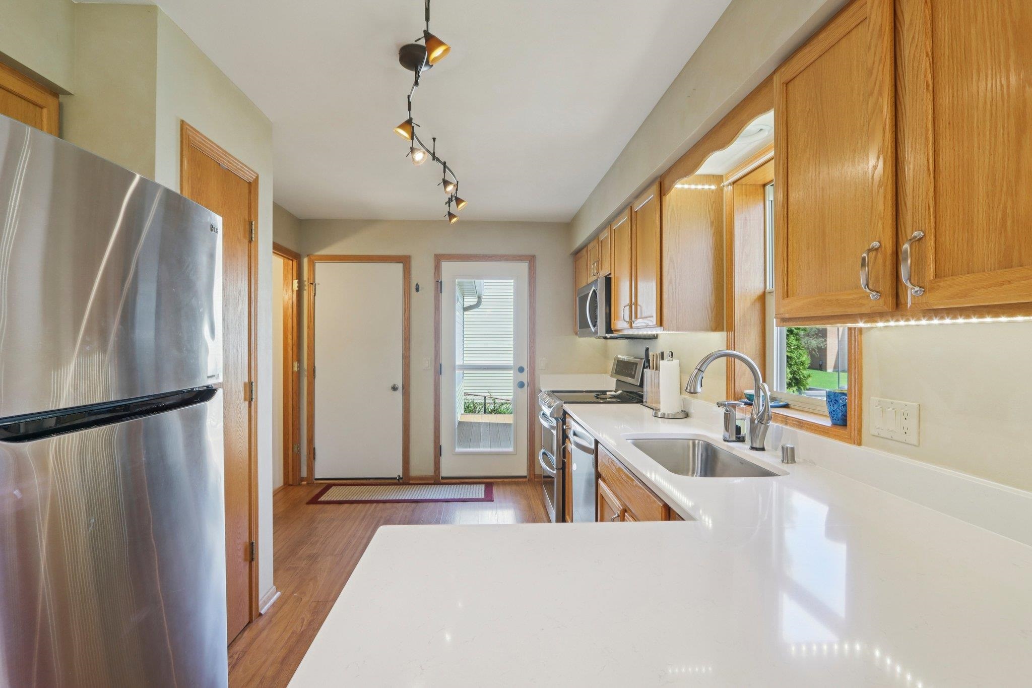 2901 Wayland Drive Madison, WI 53713 - Photo 9 of 41