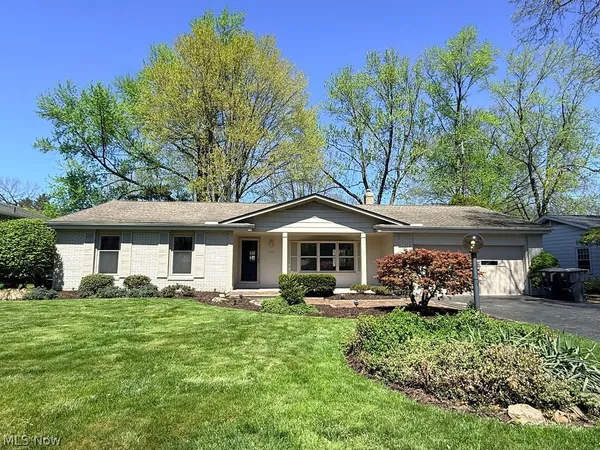 $265,000 | 3887 Greenmont Drive Southeast, Warren, OH 44484