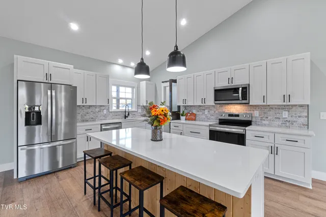 $474,900 | 210 Emperor Lane, Greeneville, TN 37743