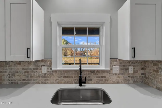 $474,900 | 210 Emperor Lane, Greeneville, TN 37743