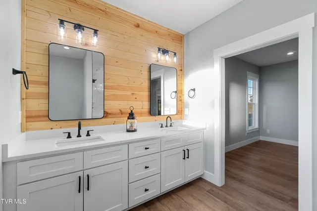 $474,900 | 210 Emperor Lane, Greeneville, TN 37743