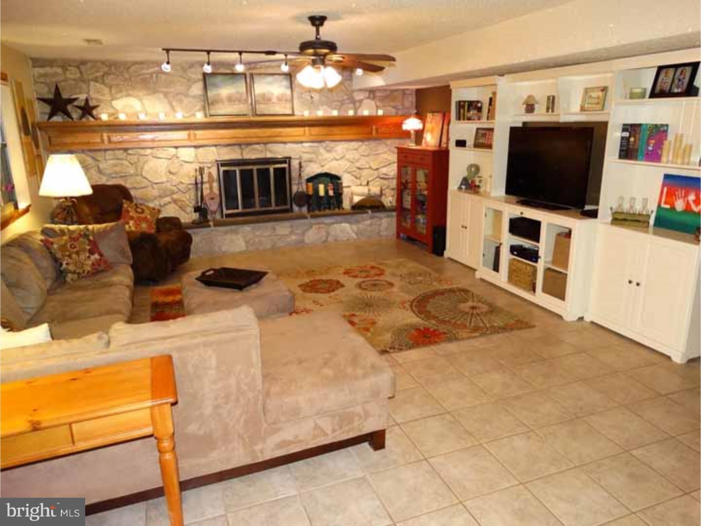 87 Tulip Road Holland, PA 18966 - Photo 8 of 25