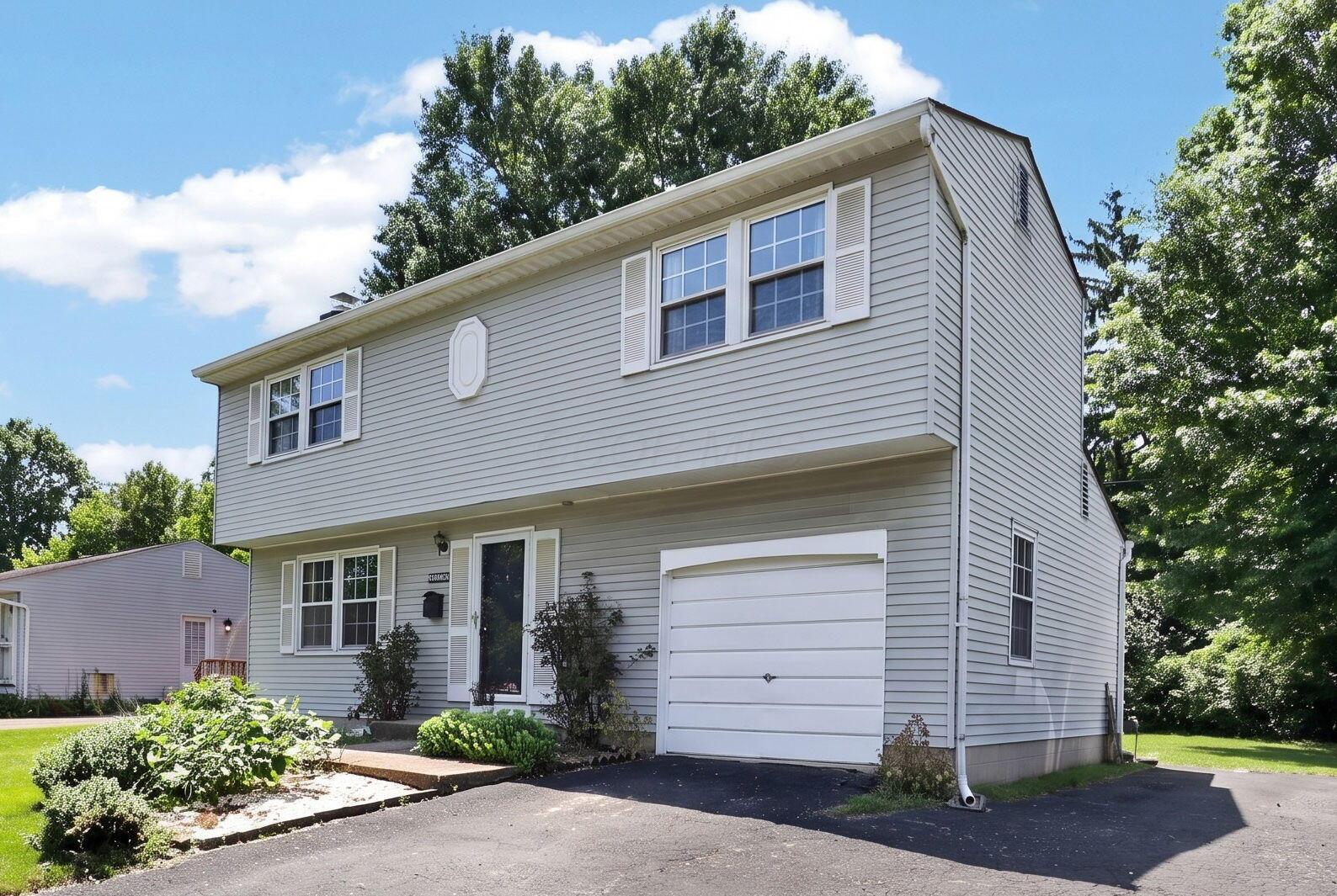 2991 Fleet Road Columbus, OH 43232 - Photo 5 of 54 5-web-or-mls-0N4A5008 - Copy