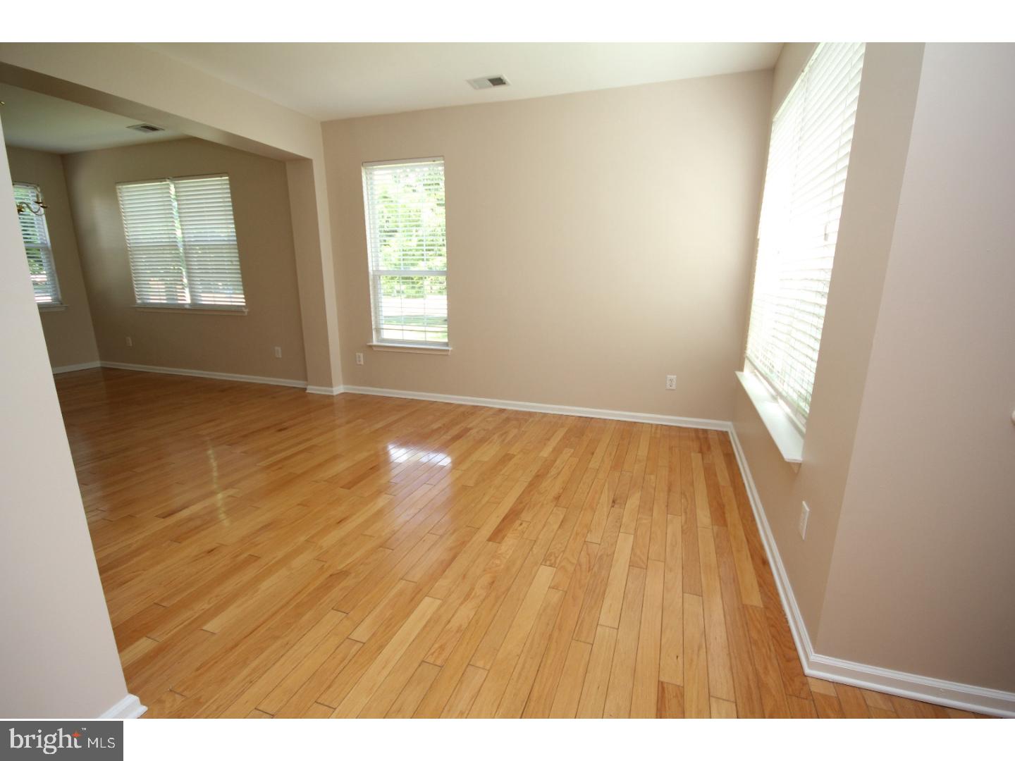 17 Manley Road Pennington, NJ 08534 - Photo 2 of 14