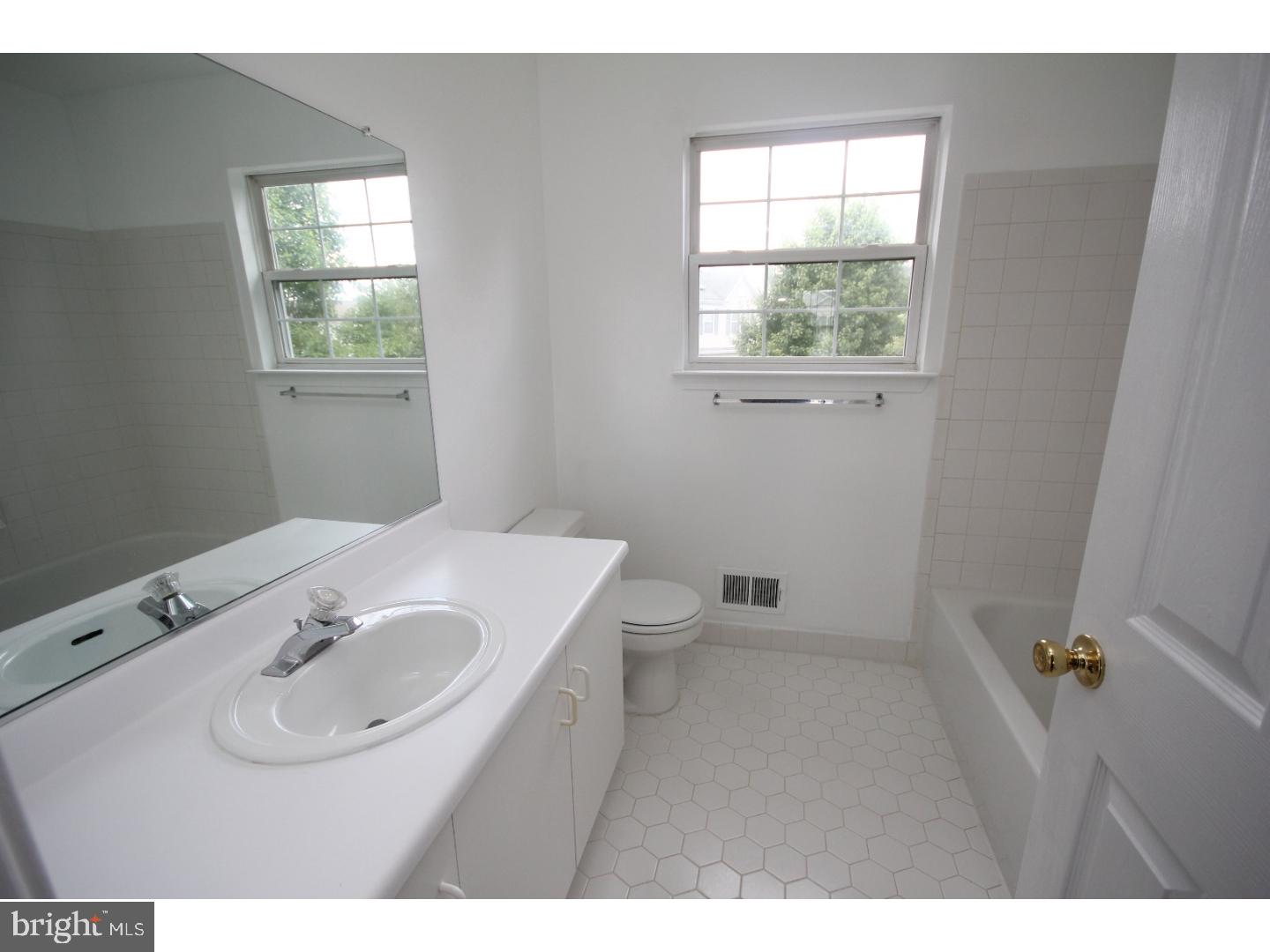 17 Manley Road Pennington, NJ 08534 - Photo 8 of 14