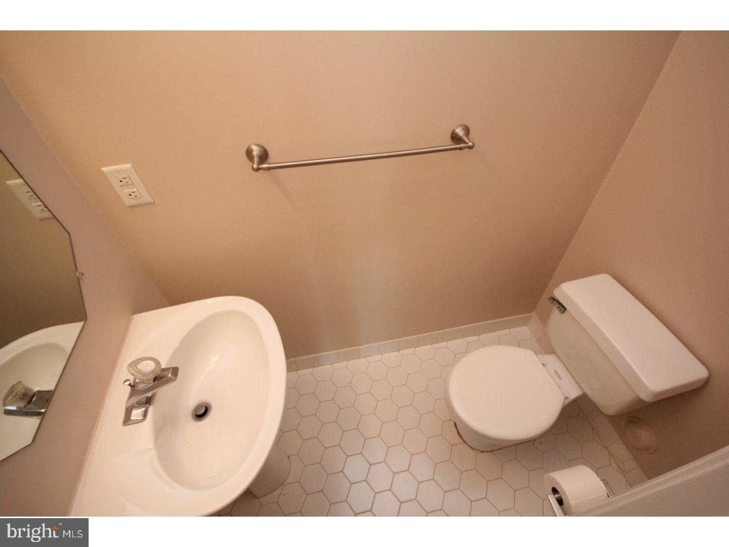 17 Manley Road Pennington, NJ 08534 - Photo 10 of 14