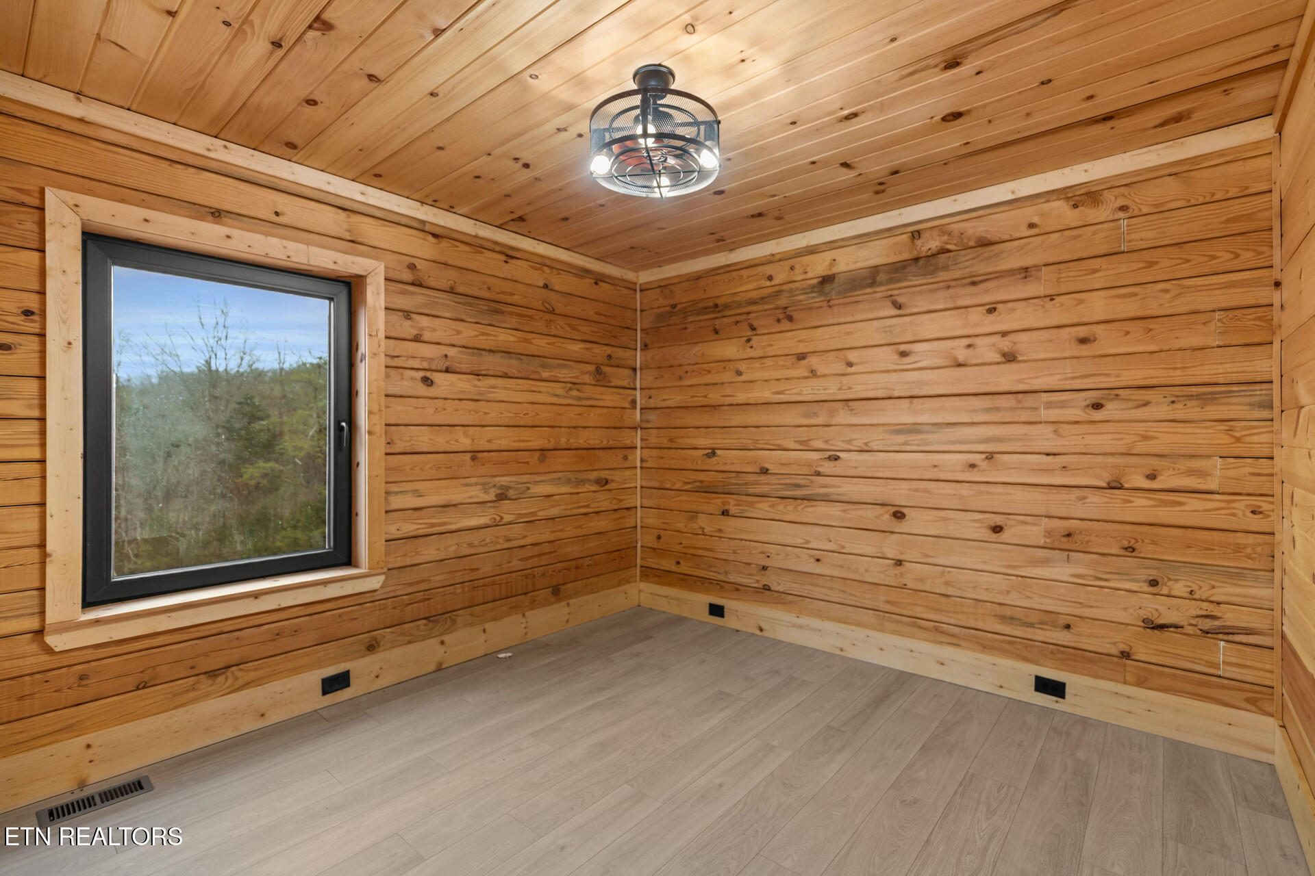 545 Lonesome Pine Road Bybee, TN 37713 - Photo 17 of 30 177