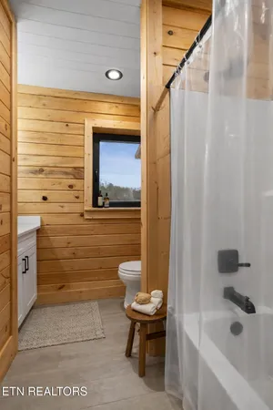 $490,000 | 545 Lonesome Pine Road, Bybee, TN 37713