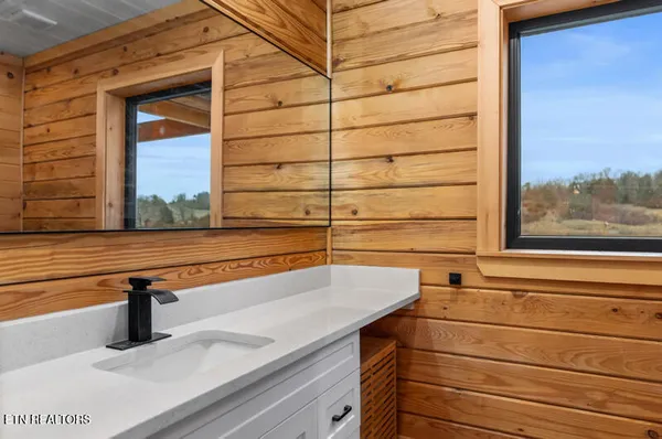 $490,000 | 545 Lonesome Pine Road, Bybee, TN 37713