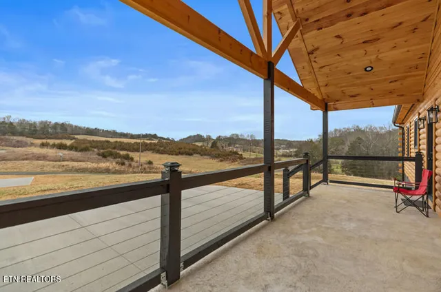 $590,000 | 545 Lonesome Pine Road, Bybee, TN 37713