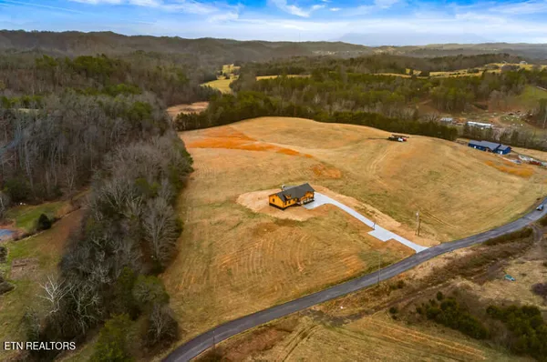 $490,000 | 545 Lonesome Pine Road, Bybee, TN 37713
