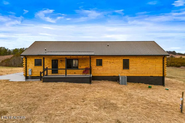 $490,000 | 545 Lonesome Pine Road, Bybee, TN 37713