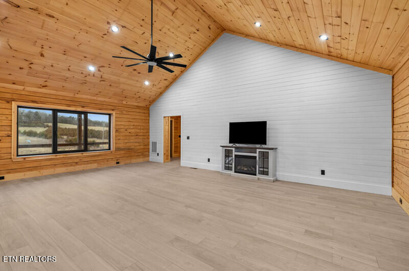 545 Lonesome Pine Road Bybee, TN 37713 - Photo 6 of 30 222