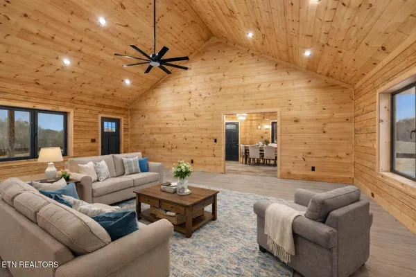 $490,000 | 545 Lonesome Pine Road, Bybee, TN 37713