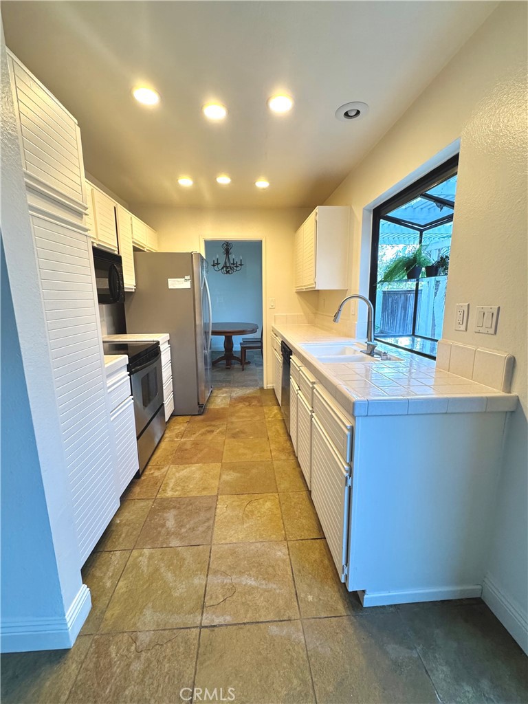 20 Springflower Irvine, CA 92614 - Photo 11 of 19