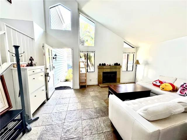 $4,300 | 20 Springflower, Irvine, CA 92614