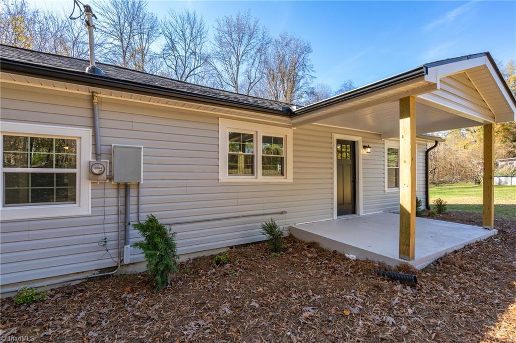 3115 Woods Chapel Road Graham, NC 27253 - Photo 4 of 31