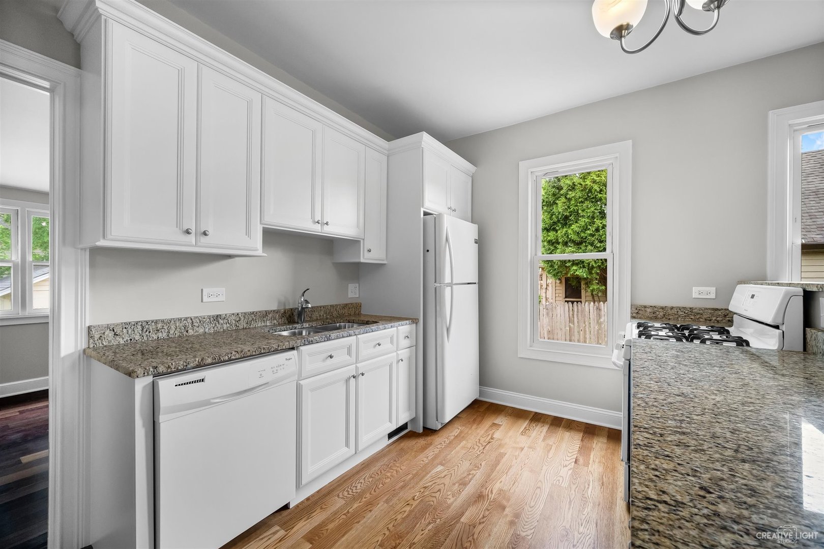 307 East State Street Geneva, IL 60134 - Photo 6 of 16