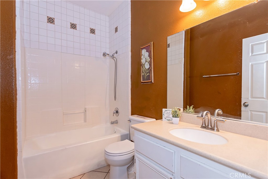 43963 Glenraven Road Lancaster, CA 93535 - Photo 16 of 36