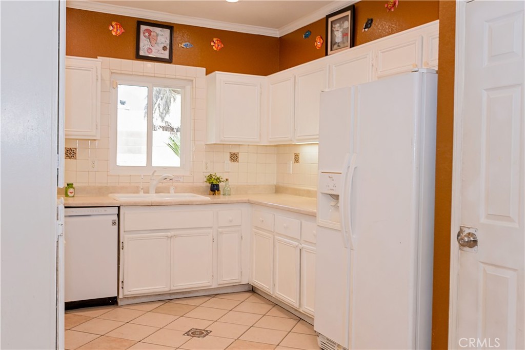 43963 Glenraven Road Lancaster, CA 93535 - Photo 5 of 36