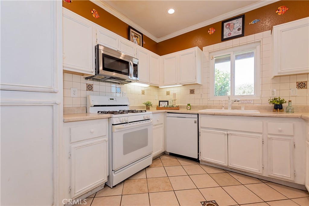 43963 Glenraven Road Lancaster, CA 93535 - Photo 6 of 36