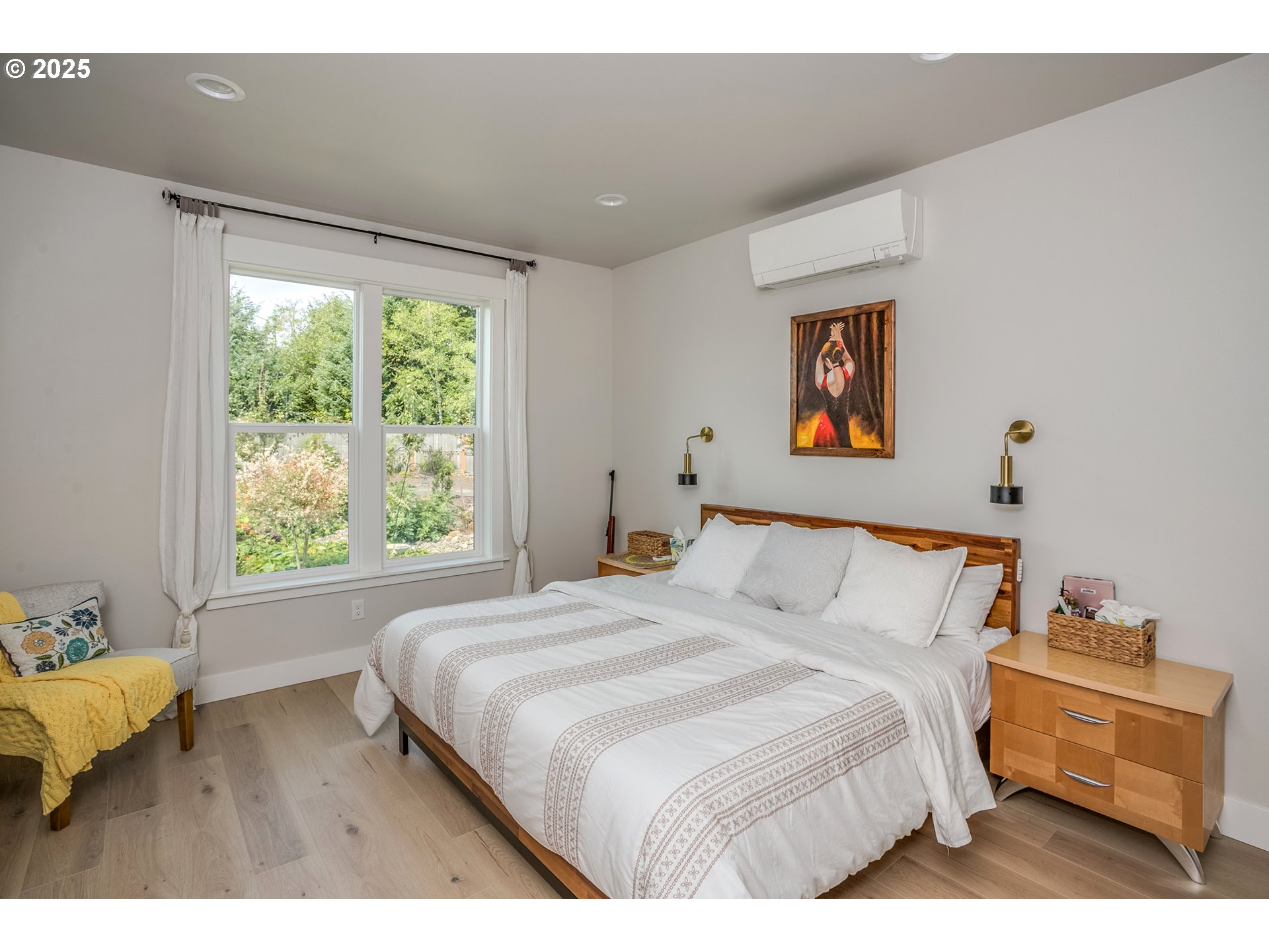 1190 Bugle Avenue Warrenton, OR 97146 - Photo 19 of 37 En Suite Bathroom