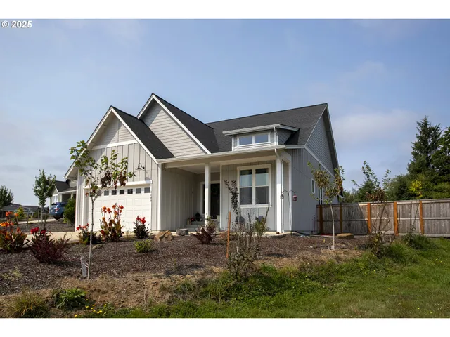 $699,000 | 1190 Bugle Avenue, Warrenton, OR 97146