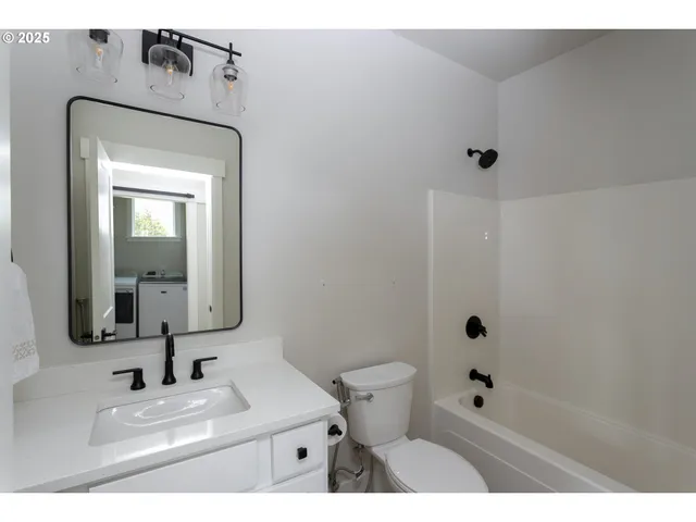 $699,000 | 1190 Bugle Avenue, Warrenton, OR 97146