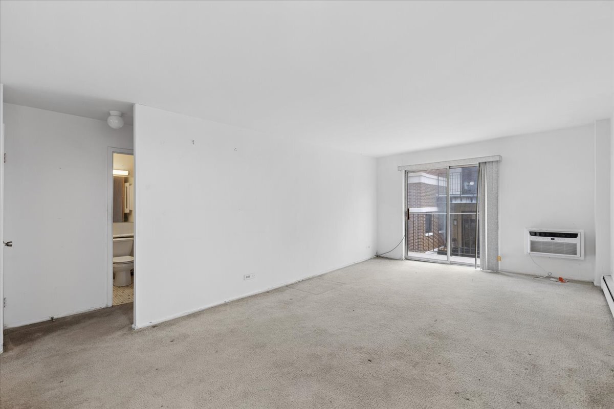 1567 Ridge Avenue, Unit 607 Evanston, IL 60201 - Photo 9 of 19