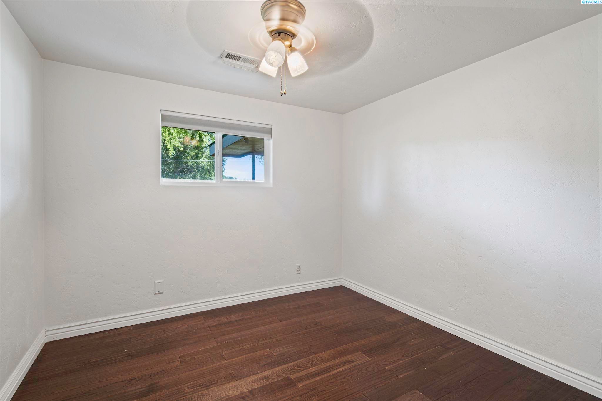 29304 South Gerards Road Kennewick, WA 99337 - Photo 25 of 47 Gallery Image 25