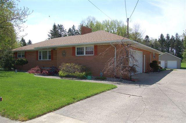 399 West Temperance Road Temperance, MI 48182 - Photo 2 of 18 FRONT VIEW