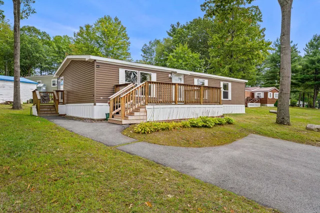 $170,000 | 5 North Fuchsia Drive, Rochester, NH 03867