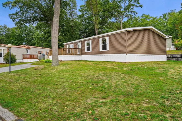 $170,000 | 5 North Fuchsia Drive, Rochester, NH 03867