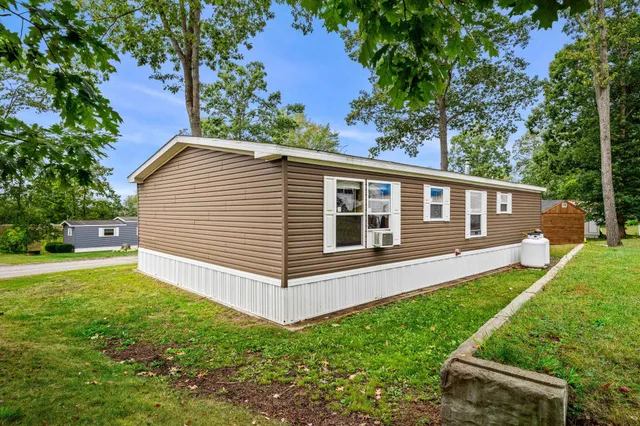 $170,000 | 5 North Fuchsia Drive, Rochester, NH 03867