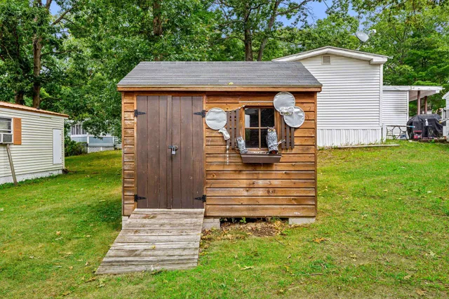 $170,000 | 5 North Fuchsia Drive, Rochester, NH 03867