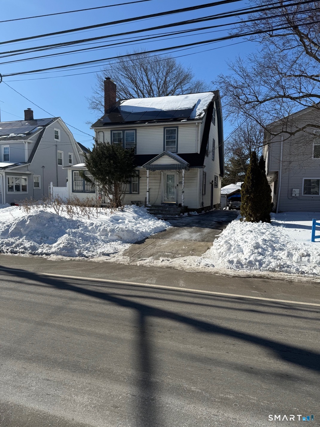 3461 East Main Street Bridgeport, CT 06606 - Photo 1 of 40 a view of fireplace and window