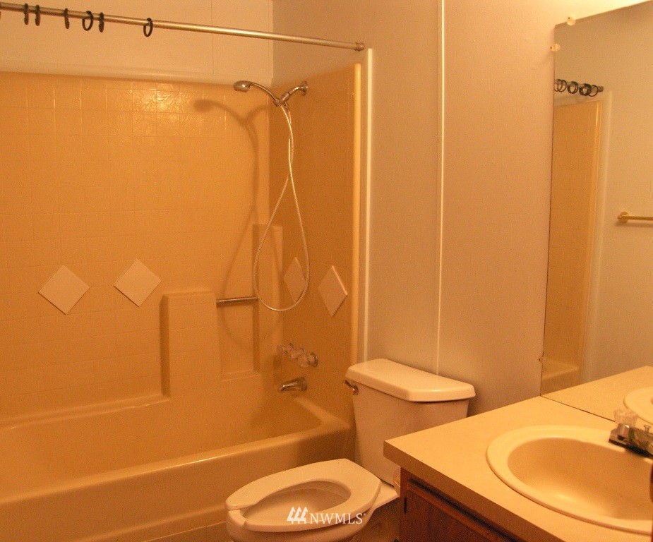 1801 Mountain View Road East Port Orchard, WA 98366 - Photo 20 of 25 Gallery Image 20