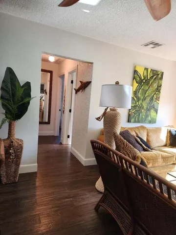 $3,300 | 336 Bamboo Road, Unit MAIN HOUSE, Palm Beach Shores, FL 33404