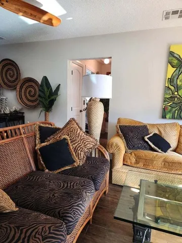 $3,300 | 336 Bamboo Road, Unit MAIN HOUSE, Palm Beach Shores, FL 33404