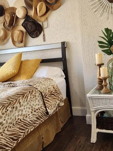 $3,300 | 336 Bamboo Road, Unit MAIN HOUSE, Palm Beach Shores, FL 33404