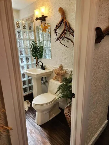 $3,300 | 336 Bamboo Road, Unit MAIN HOUSE, Palm Beach Shores, FL 33404