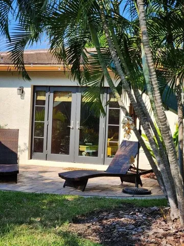 $3,300 | 336 Bamboo Road, Unit MAIN HOUSE, Palm Beach Shores, FL 33404