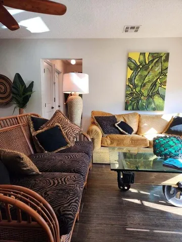 $3,300 | 336 Bamboo Road, Unit MAIN HOUSE, Palm Beach Shores, FL 33404