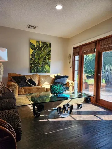 $3,300 | 336 Bamboo Road, Unit MAIN HOUSE, Palm Beach Shores, FL 33404