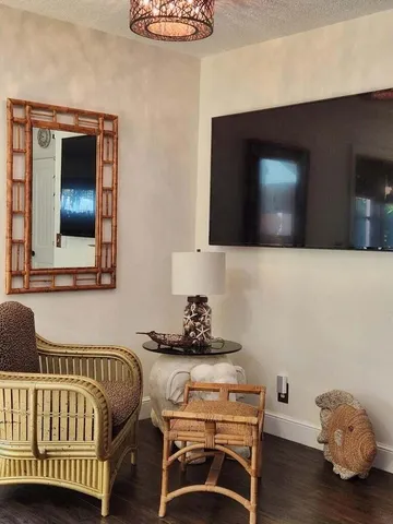 $3,300 | 336 Bamboo Road, Unit MAIN HOUSE, Palm Beach Shores, FL 33404