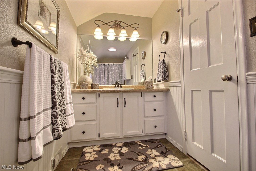 3374 Rumson Road Cleveland, OH 44118 - Photo 16 of 21
