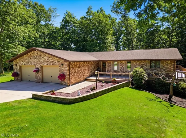 $415,000 | 445 Northlake Drive, Vincent, OH 45784