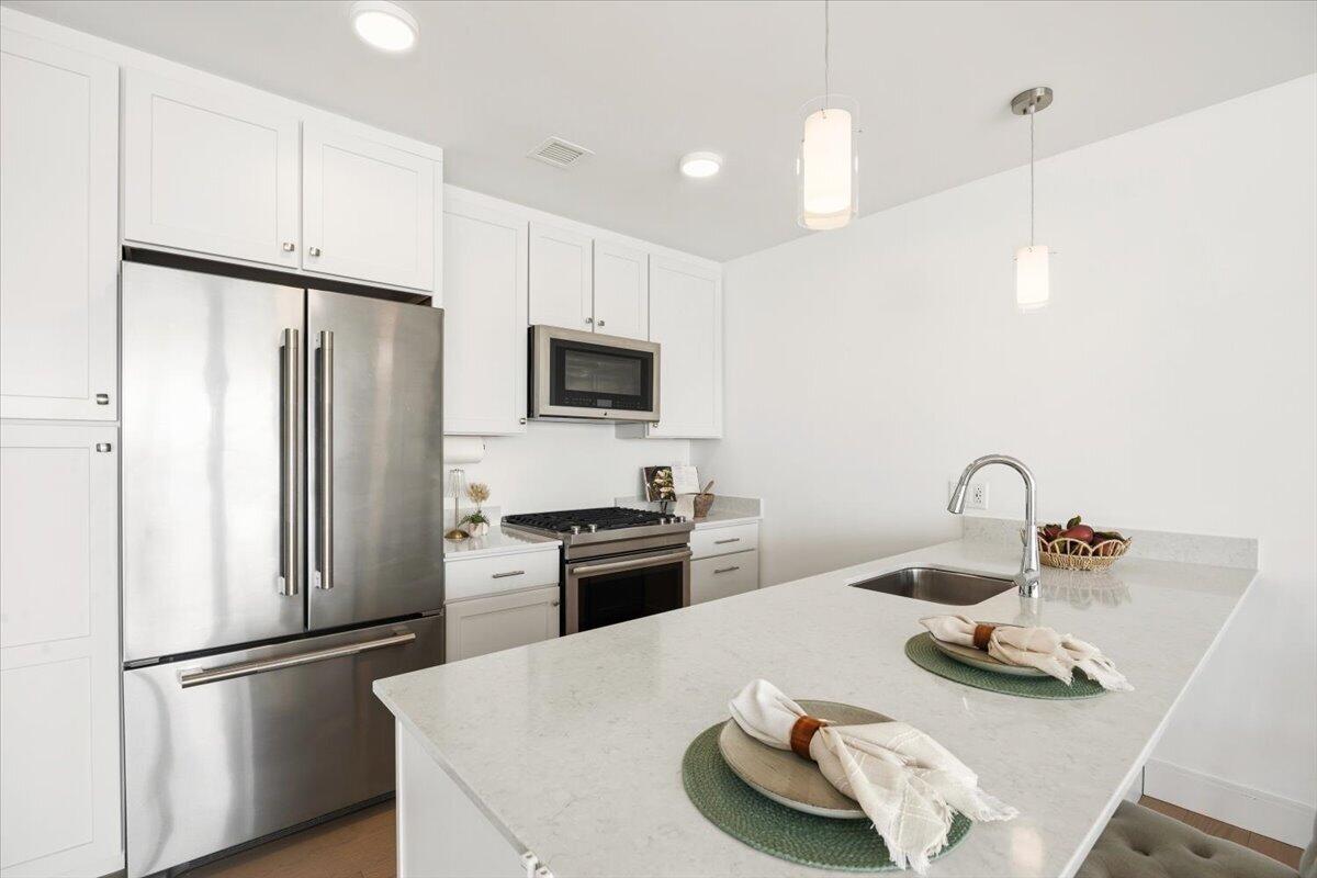 218 Washington Avenue, Unit 202 Portland, ME 04101 - Photo 9 of 26 12-218 Washington-12